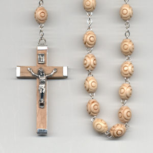 Chapelet BOIS CLAIR chaine argentée grains ovales+croix bois+christ