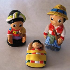 CRECHE en céramique 3 PIECES- 8cm- GUATEMALA