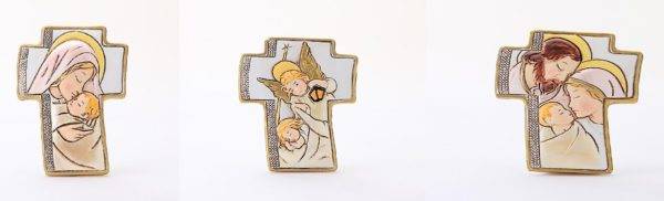 Croix en résine 7,5x6,2cm- 3 modèles- LOT DE 6