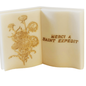 Ex Voto en albâtre 15x21cm - Blanche et Or - Merci à St Expédit