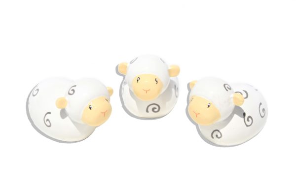 3 moutons en bois tourné 3cm + boite